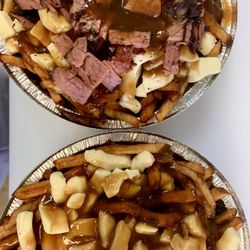 L'Authentique poutine and burger