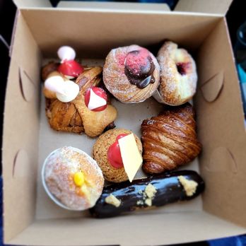 Supermoon Bakehouse - Raspberry/almond, strawberry/lemongrass, matcha/blueberry, creme brûlée croissant, lavender eclair, passion fruit curd, & lemon cheesecake - Bakeries Near Me - New York, New York