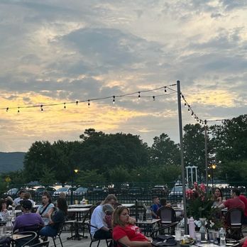The Central - New American Near Me - Peekskill, New York
