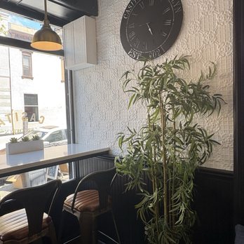 Casita - Window seat - Coffee & Tea Near Me - Brooklyn, New York