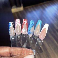 Royal Exclusive Nails