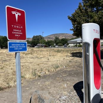 Tesla Supercharger - Klamath Falls - Vehicle charging only - EV Charging Stations Near Me - Klamath Falls, Oregon Tesla Supercharger - Klamath Falls - Vehicle charging only - EV Charging Stations Near Me - Klamath Falls, Oregon