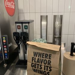 Wingstop - Soda fountain