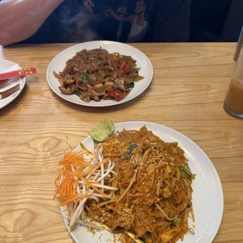 Lert Thai - Drunken noodles and pad Thai - Thai Near Me - Orlando, Florida