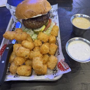 Cold Beers & Cheeseburgers - Jucy Lucy Burger - Sports Bars Near Me - Euless, Texas