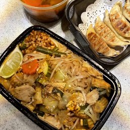 Gyoza (6) V Spicy Jungle Soup chicken Pad Thai Gyoza (6) V Spicy Jungle Soup chicken Pad Thai