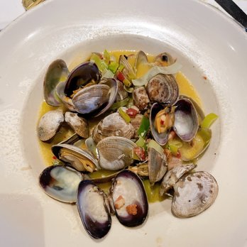 Sam's Chowder House - Steamed clams - Seafood Near Me - Half Moon Bay, California Sam's Chowder House - Steamed clams - Seafood Near Me - Half Moon Bay, California