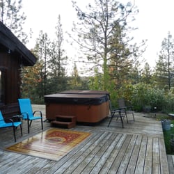 Bear Spirit Lodge - A very relaxing deck with hot tub.
