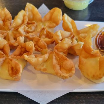 Red Chicken Thai - Crab rangoons that were still cold/frozen in the middle - Thai Near Me - San Gabriel, California