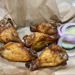 The Fishin' Pig - Best smoked wings ever!!