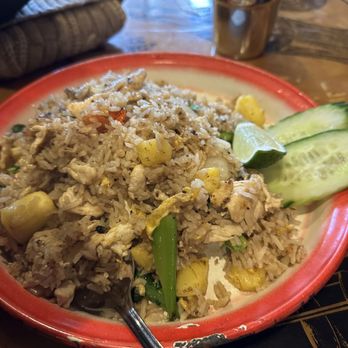 Si Lom Thai Bistro - Thai Near Me - Toronto, Ontario Si Lom Thai Bistro - Thai Near Me - Toronto, Ontario