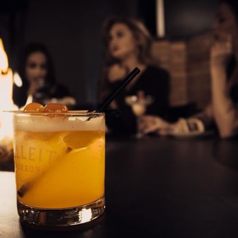 Rendezvous Pub - Sports Bars Near Me - Langley, British Columbia