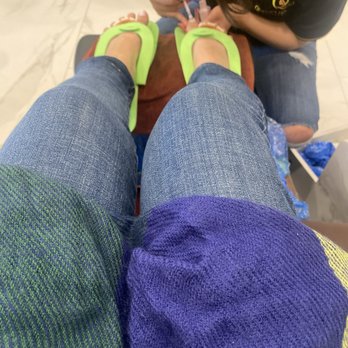 Queen's Lounge Glenbrook - Pedicure - Nail Salons Near Me - Fort Wayne, Indiana