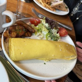 Doc B's Restaurant + Bar - Gruyere French omelette - Bars Near Me - Coral Gables, Florida Doc B's Restaurant + Bar - Gruyere French omelette - Bars Near Me - Coral Gables, Florida