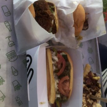 Shake Shack Staten Island Mall - New Springville - Burgers Near Me - Staten Island, New York