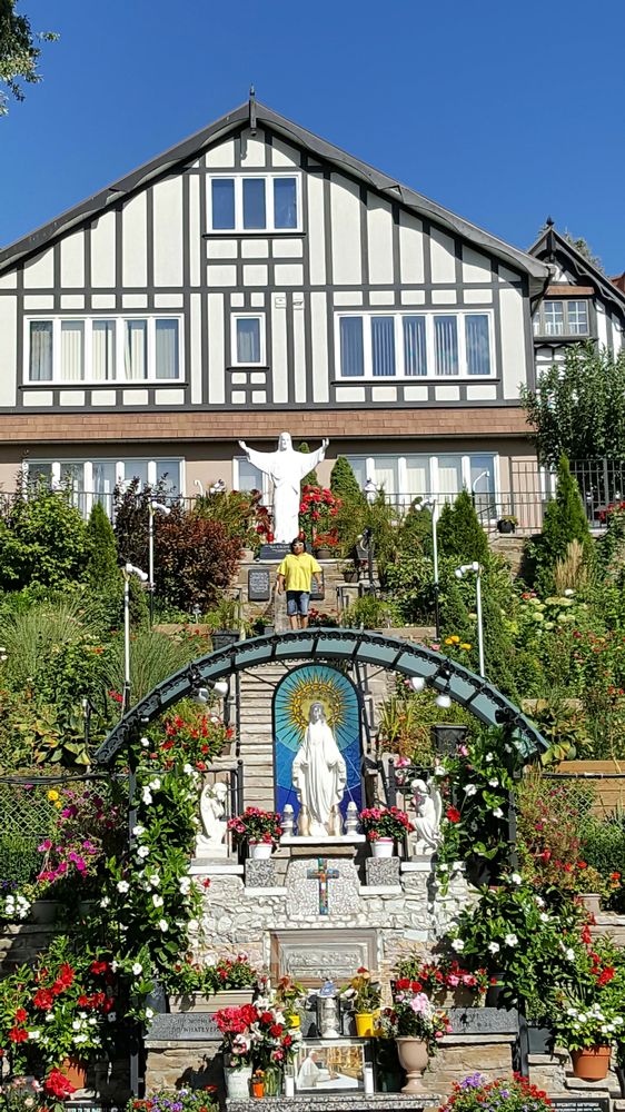 Marian Shrine of Gratitude logo