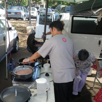 Kukui Sausage Co - Kukui Sausage Co. cooking 'em fresh at the KCC farmer's market. - Meat Shops Near Me - Honolulu, Hawaii