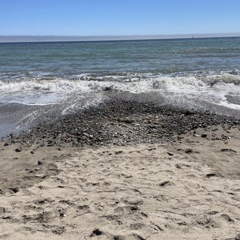 Seacliff State Beach - Beach has piles of rocks - Parks Near Me - Aptos, California Seacliff State Beach - Beach has piles of rocks - Parks Near Me - Aptos, California