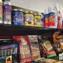 Red Star Vapor & Smoke - Cigars and smoke accessories