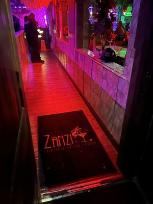 Zanzi Bar Cuisine & Lounge by null