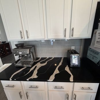 Texas Greatest Remodelers - Quartz countertop - General Contractors Near Me - Houston, Texas Texas Greatest Remodelers - Quartz countertop - General Contractors Near Me - Houston, Texas