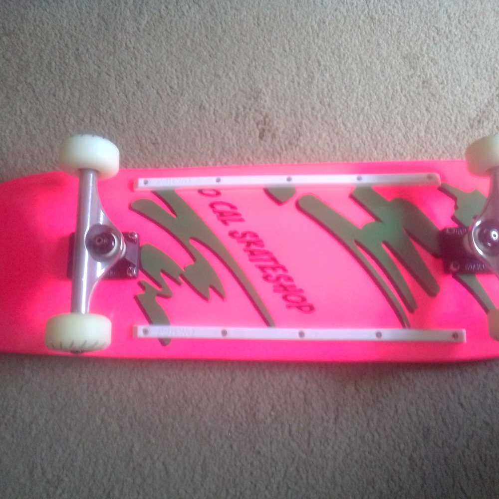 Complete Skateboard from So Cal Skates. Complete Skateboard from So Cal Skates.