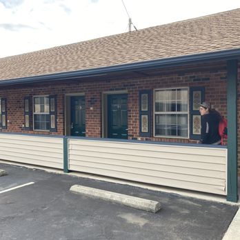 Village Inn - Hotels Near Me - Lovingston, Virginia