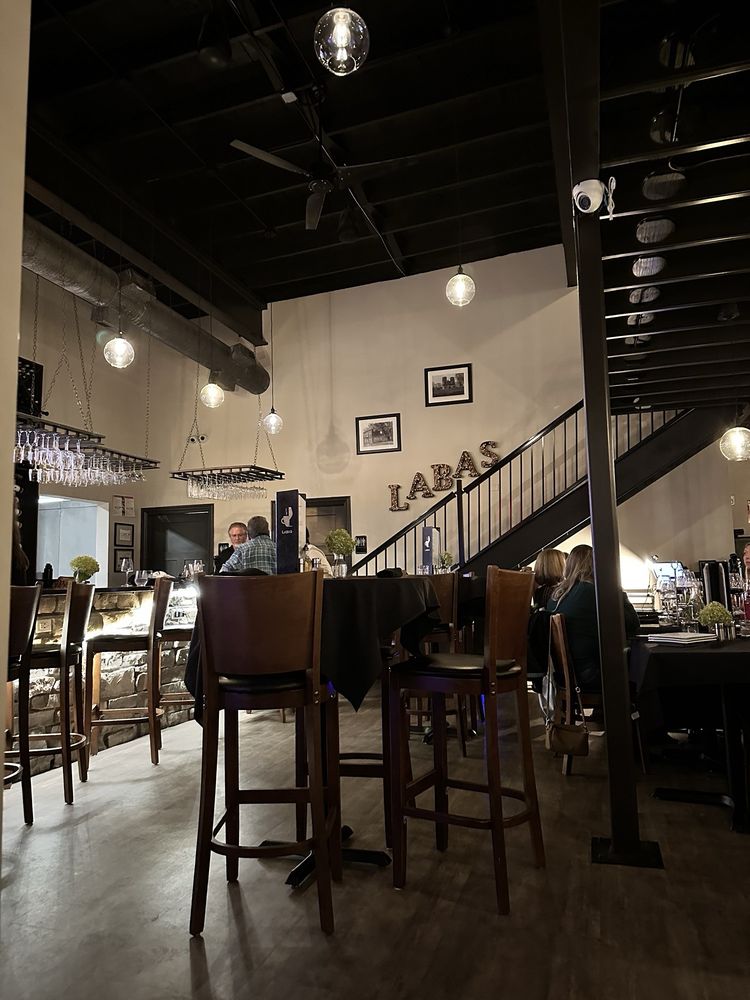 Labas Seafood Steak & Wine Bar | Restaurante Mexicano en Monee, CT | FAMER