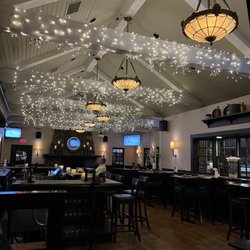 The Fox & Hound Wood Grill & Tavern