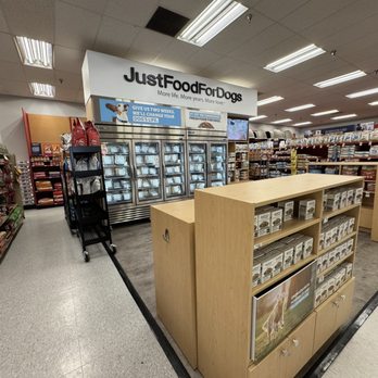 Petco - Dog food fridge - Pet Stores Near Me - Ventura, California