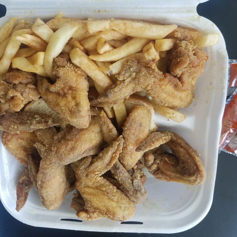Snappers Fish & Chicken - Chicken Wing Platter - Fish & Chips Near Me - Miami, Florida Snappers Fish & Chicken - Chicken Wing Platter - Fish & Chips Near Me - Miami, Florida