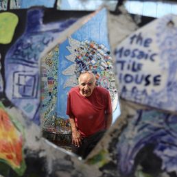 The man himself, Gonzalo, is one of the artists and owns this beautiful house.  The other artist is his Wife, Cheri.