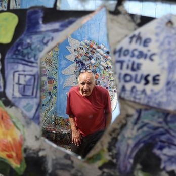 Mosaic Tile House - The man himself, Gonzalo, is one of the artists and owns this beautiful house.  The other artist is his Wife, Cheri. - Art Galleries Near Me - Venice, California
