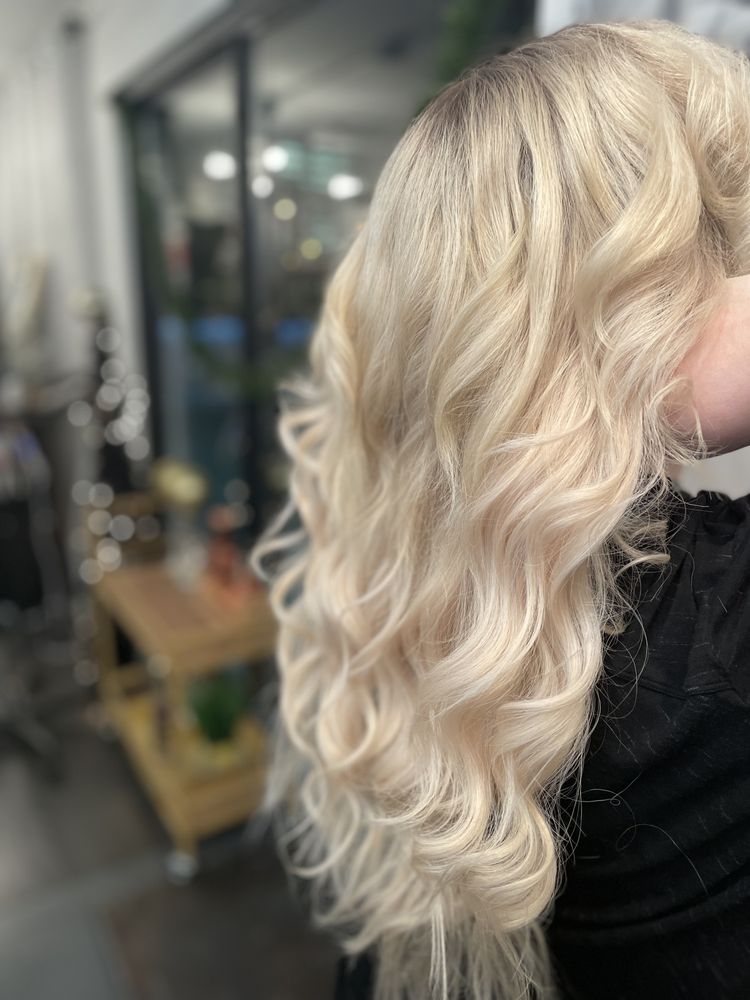 Mel The Hair Wizard Logo
