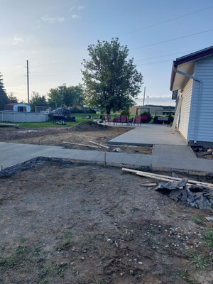 Overmyer Property Maintenance Logo