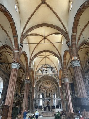 Basilica di Sant' Anastasia by null