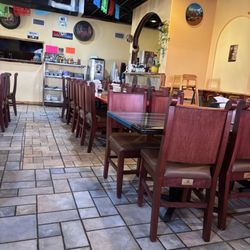 Taqueria Las Tapatias - Another view of the restaurant. Very friendly staff. Salsa is fairly spicy.
