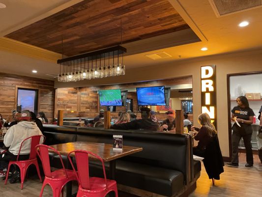 Lo-Lo's Chicken & Waffles by null