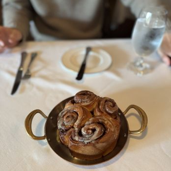 The Village Pub - Cinnamon rolls - Pubs Near Me - Woodside, California The Village Pub - Cinnamon rolls - Pubs Near Me - Woodside, California