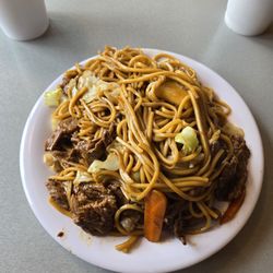 Cashew Chef - Beef Lo Mein (top view)