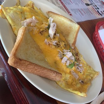SandTown Pub - Omelette - Sports Bars Near Me - Atlanta, Georgia