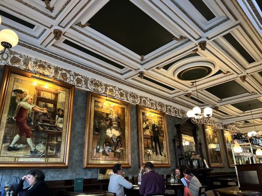 Cafe Royal by null