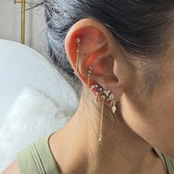 Lenozella - Conch piercing at Lenozella Boutique & Piercing