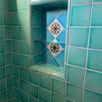 Mike Reed Tile - Small shower box with glass shelf. - Tiling Near Me - Tarzana, California Mike Reed Tile - Small shower box with glass shelf. - Tiling Near Me - Tarzana, California