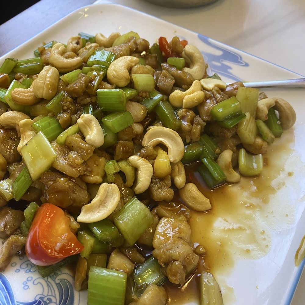 Chicken with cashew nuts Chicken with cashew nuts