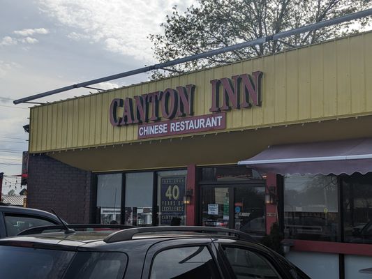 Canton Inn by null