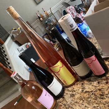 Sidetracked Wine - Subscription box items and a personal choice - Wineries Near Me - Chamblee, Georgia