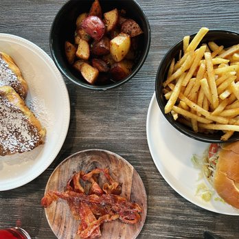 Estimes Cafe - Brioche French Toast, Chicken BLT Sandwich, French Fries, Home Fries, Bacon - Breakfast & Brunch Near Me - Colonia, New Jersey
