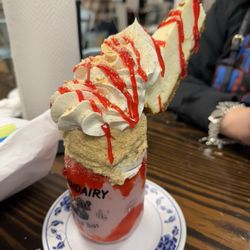 Legendairy Milkshake Bar - Strawberry cheesecake milkshake