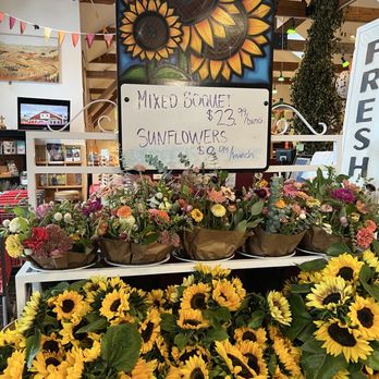 EZ Orchards Farm Market - Inside flowers - Fruits & Veggies Near Me - Salem, Oregon EZ Orchards Farm Market - Inside flowers - Fruits & Veggies Near Me - Salem, Oregon
